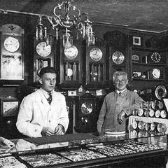 Master watchmaker Otto Schott (on the right) 