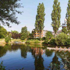 Durch die Alte Weberei ist Lustnau näher an den Neckar herangerückt. Bild: Peter Jammernegg