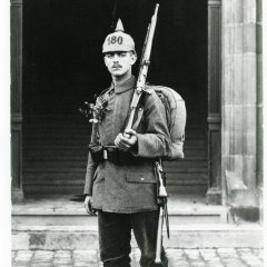 Ein Soldat des Infanterieregiments 180 im Sommer 1914. Bild: Stadtarchiv Tübingen