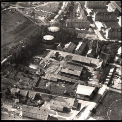 Luftbild der Stadtwerke im Eisenhut mit Gebäuden des stillgelegten Gaswerks, 1956; Foto: Stadtarchiv Tübingen