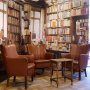 Ein Nachbau der berühmten „Theologie“ – in diesem Verkaufsraum der Buchhandlung Gastl hielt Ernst Bloch private Gesprächsrunden ab.