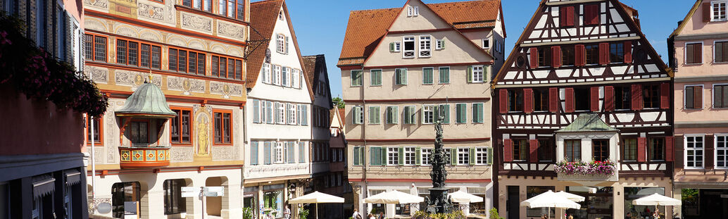 Bild: Marktplatz mit Rathaus