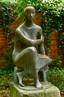 Skulptur Sitzender (kniende Figur aus Bronze)