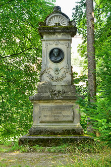 Wildermuth-Denkmal auf der Neckarinsel (kleine Säule aus Sandstein)