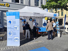 Beratung zur ökologischen Mobilität am Stand der Stadtverwaltung Tübingen. 