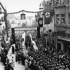 Wehrmacht units return to Tübingen after France's defeat, 